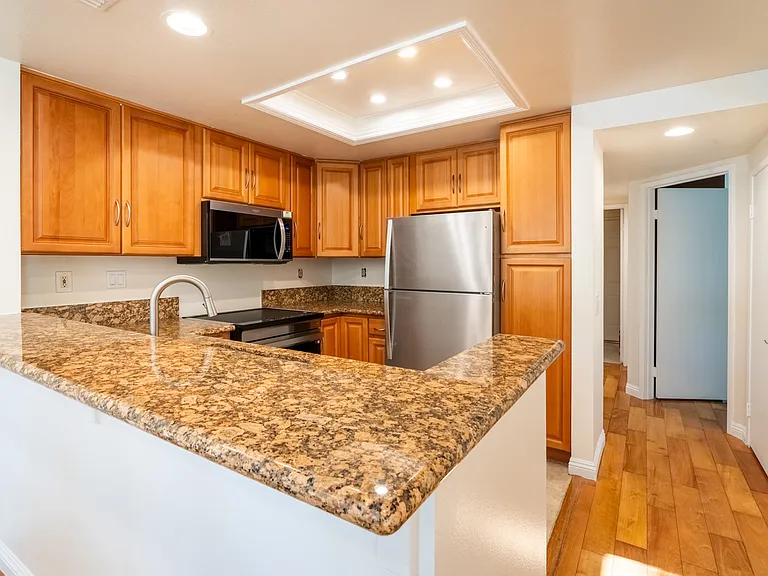 227 Stanford Ct — Photo 9