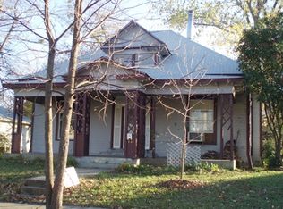 915 Sycamore St, Commerce, TX 75428