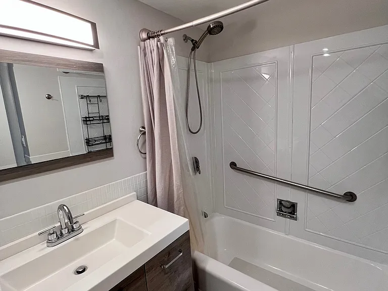 20 Hammond Pond Pkwy #607 — Photo 12