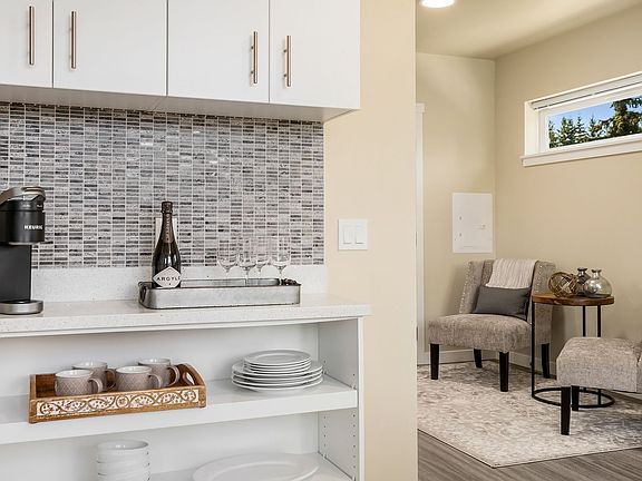 3rd image of 1008 N 109th St #433