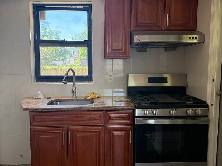 741 Quincy Ave #1A — Photo 10