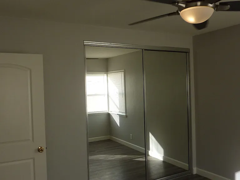 7730 S Comstock Ave #C — Photo 15