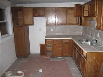2nd image of 2700 Askew Ave