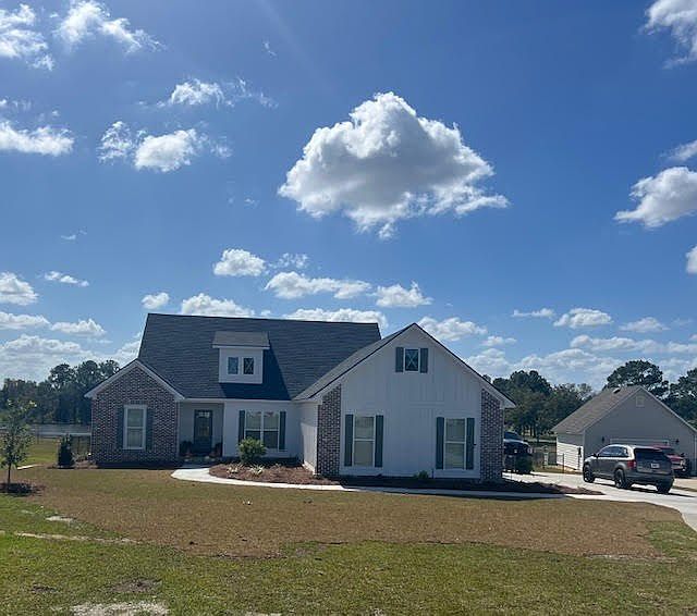 2nd image of 42 Surrey Cir