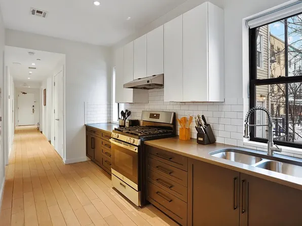 628 Knickerbocker Avenue image 2 of 5