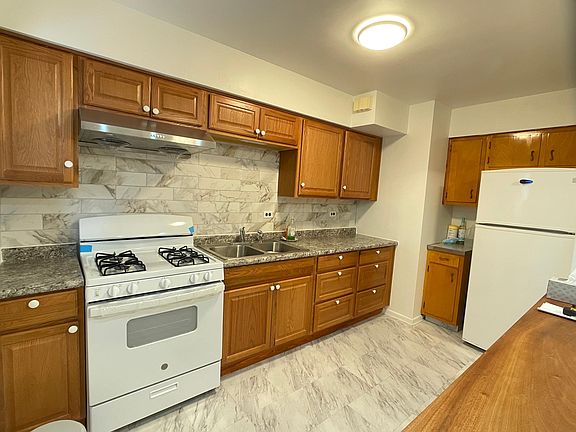 5th image of 6515 N California Ave #2W