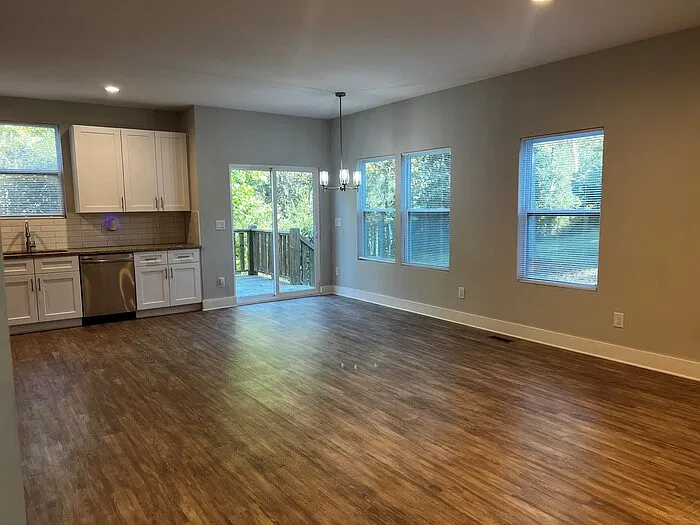 3 bed, 2.5 bath, 1442 sqft, $1,595 — Photo 4