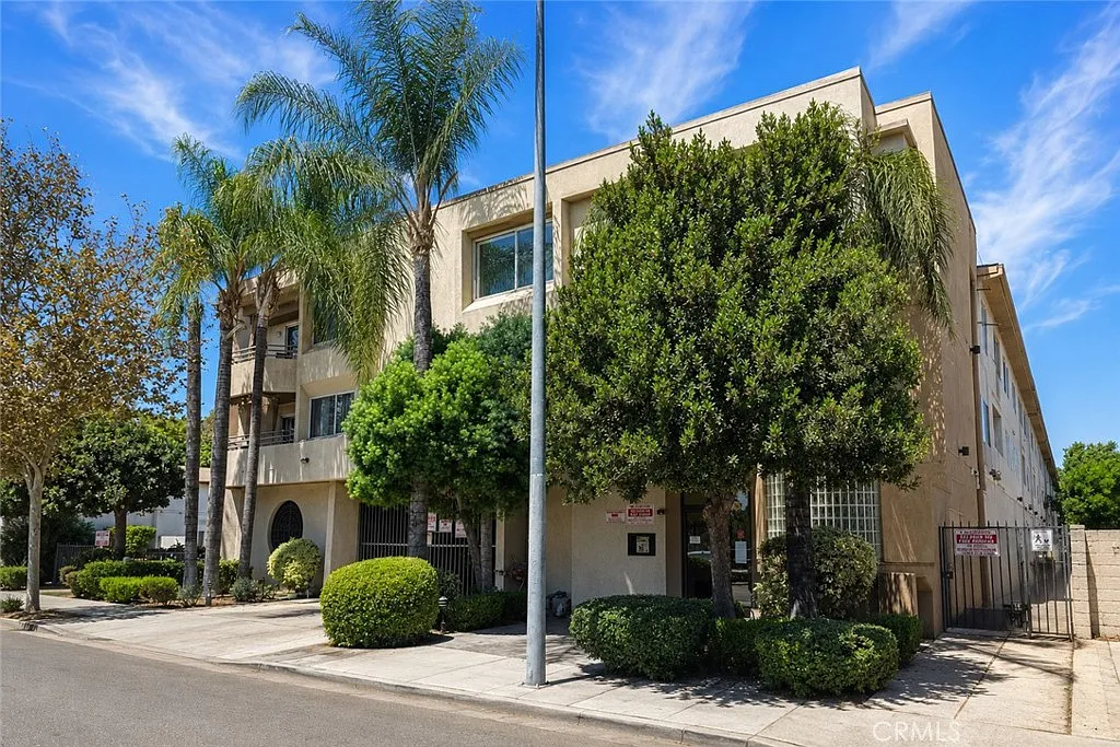 2 bed, 1122 sqft, $3,000 — Photo 1