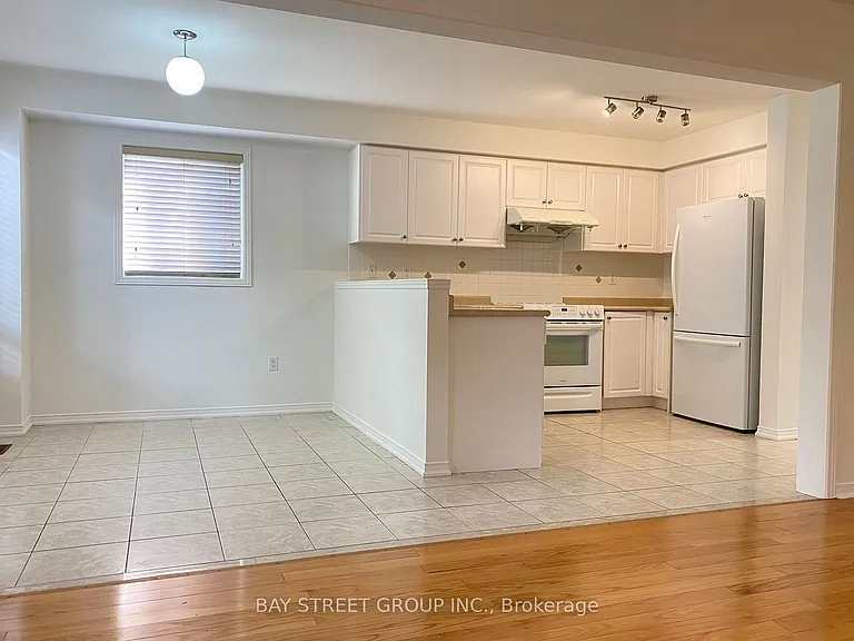 39 Levellands Cres — Photo 7