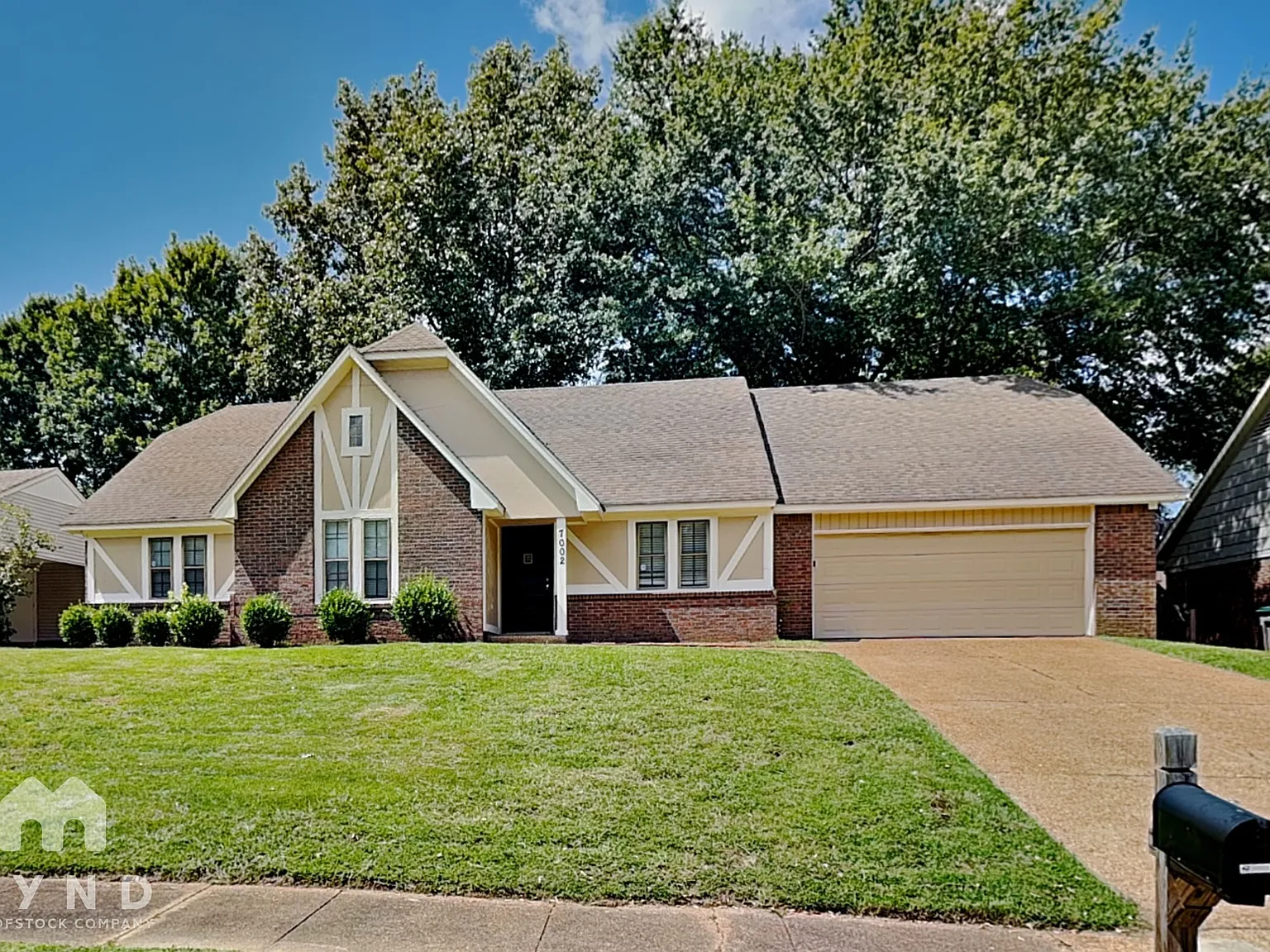 4 bed, 3.0 bath, 2482 sqft, $2,035 — Photo 1