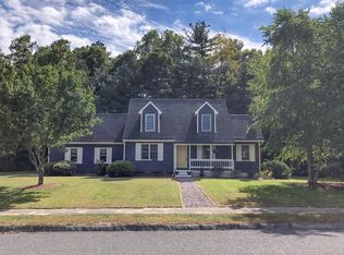 7 Delta Dr, Franklin, MA 02038