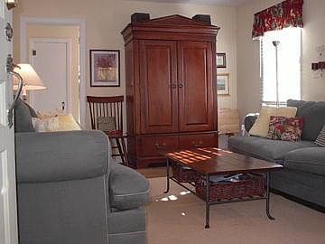 2nd image of 6147 N Crittenden Ave