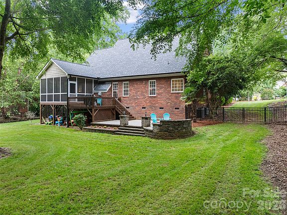5th image of 2818 Telefair Ln