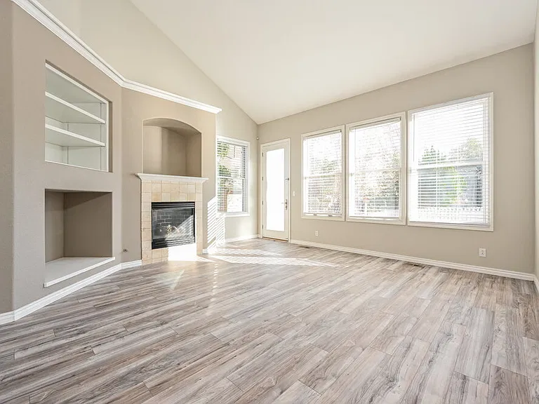 4376 Foxberry Dr — Photo 6
