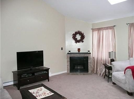2nd image of 24 Lexington Hl Unit 6