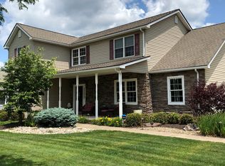 1026 Ledgeview Dr, West Pittston, PA 18643