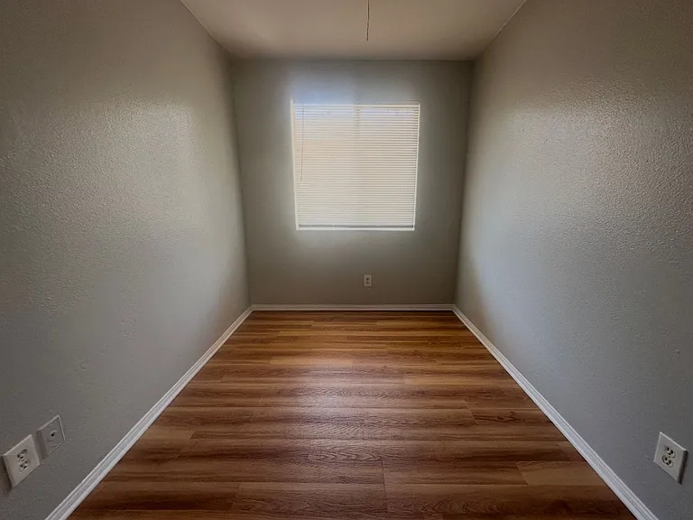 1042 Gaviota LB — Photo 10