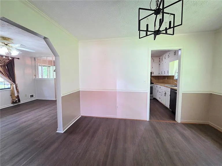3533 Charlotte Dr — Photo 12