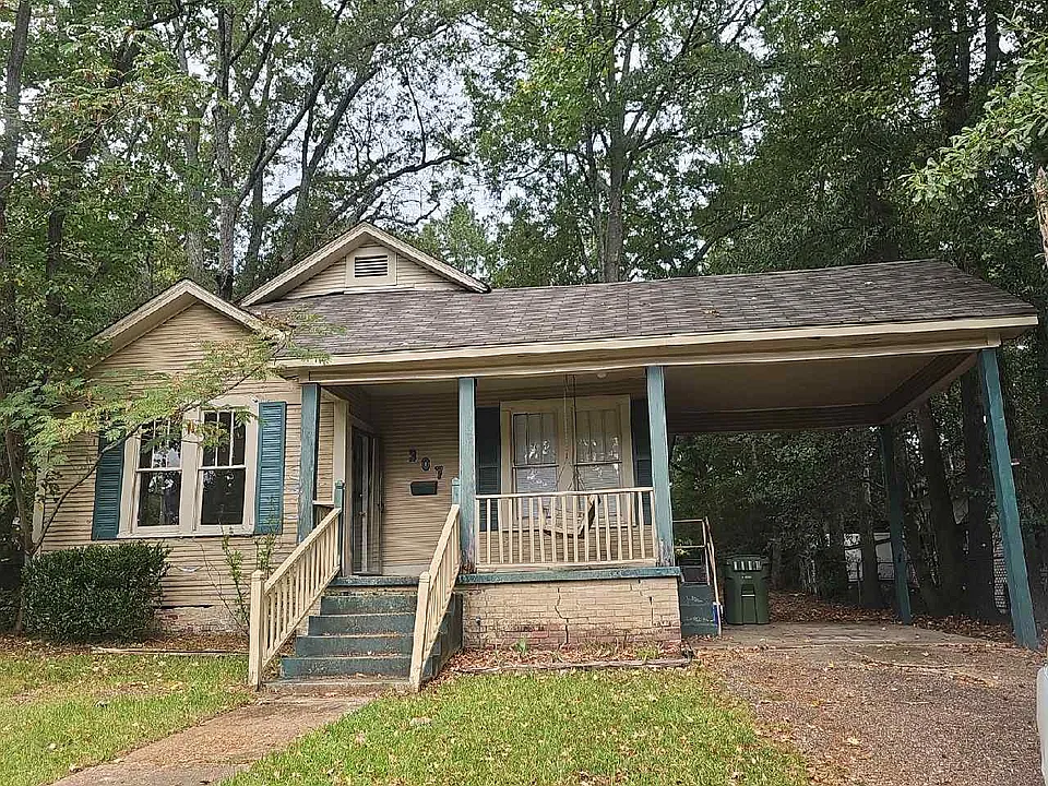 307 E Colorado Ave
