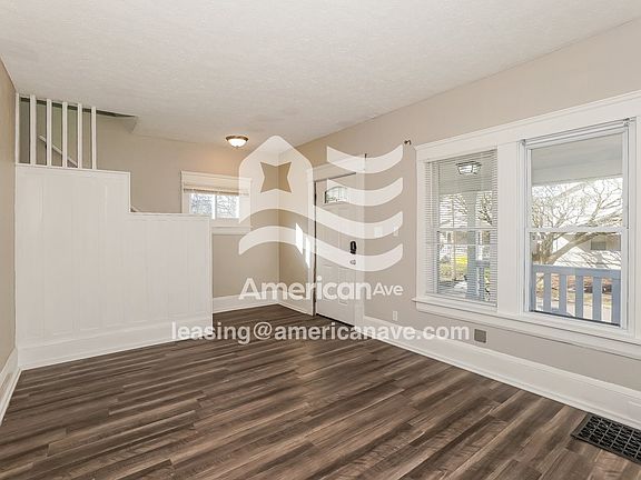 1463087_005_wm_-_living_room_13589883.jpg