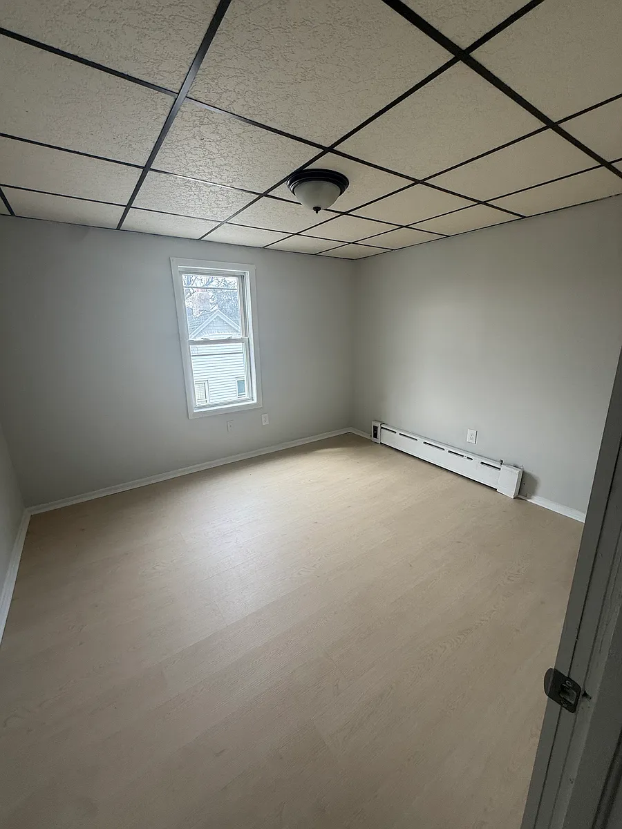 Building Photo - 804 Ash St #3
