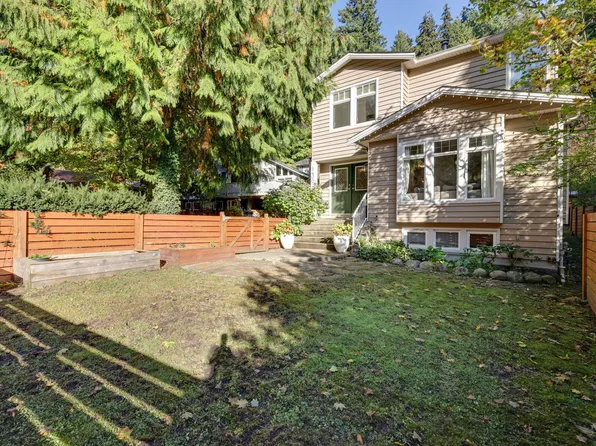 1400 Riverside Dr, North Vancouver, BC V7H 1V5