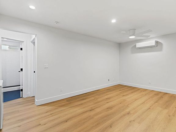2nd image of 4264 42nd St APT 2