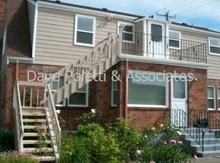 1703 NW 64th St APT 2, Seattle, WA 98107