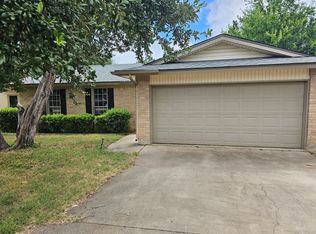 704 Chestnut Xing, Cedar Park, TX 78613