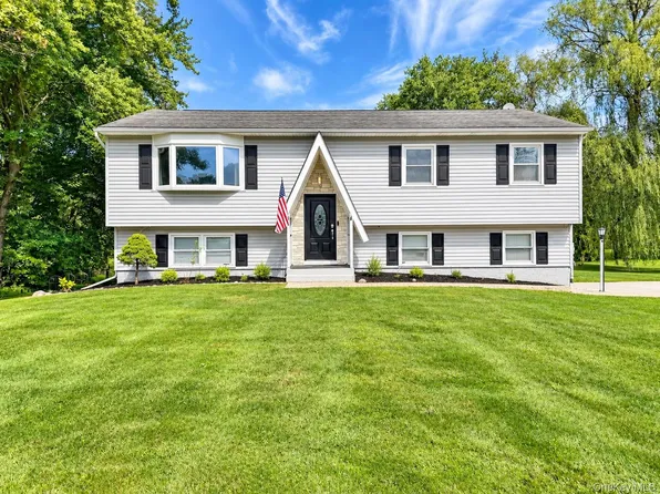 6 Ryandale Road, Lagrangeville, NY 12540