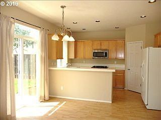 5th image of 1113 SE Portlandia Ave