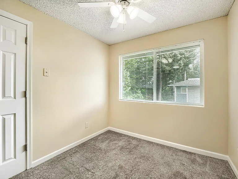 17208 NE 45th St #66 — Photo 13
