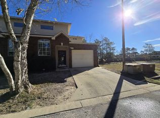2116 Hadleigh Hills Ct, Navarre, FL 32566