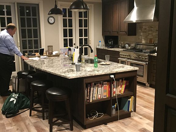 3rd image of 140 Evans Ave