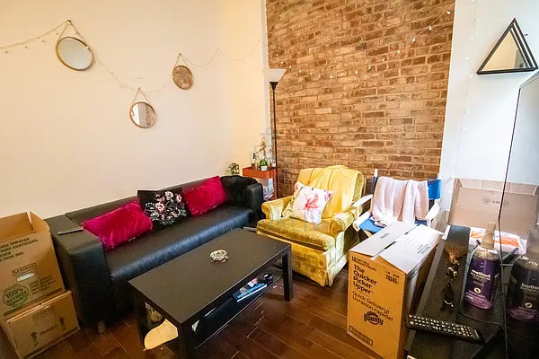 Rented by null | media 19