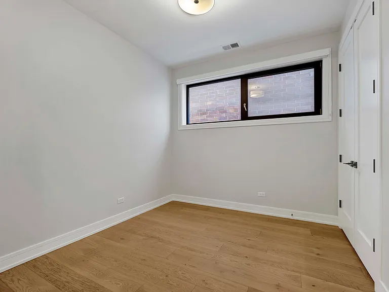1022 N Honore St #2 — Photo 15