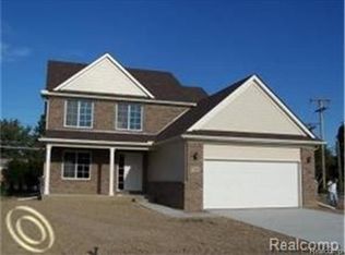 37458 Eagle Dr, Livonia, MI 48150