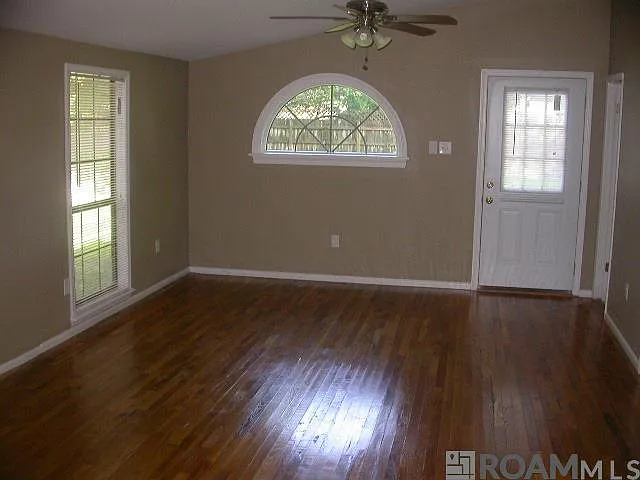 1977 Cherrydale Ave — Photo 10