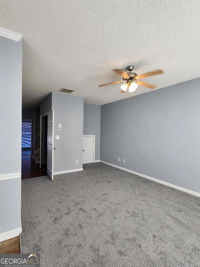 2 bed, 2.5 bath, 2970 sqft, $1,350 — Photo 3