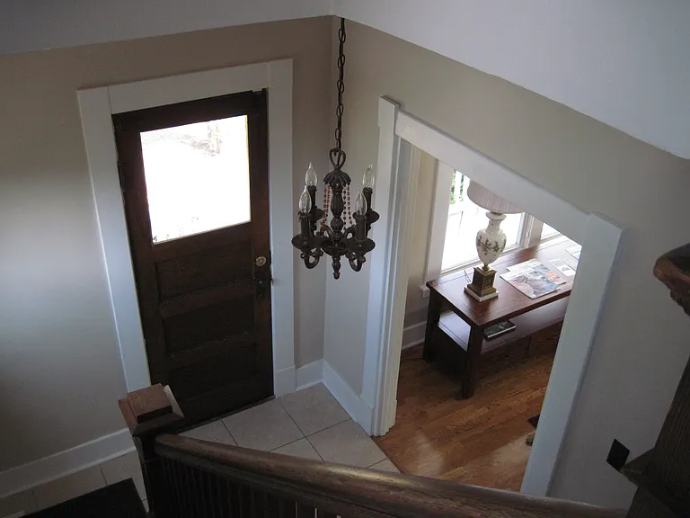 1002 N Ainsworth Ave #B — Photo 2