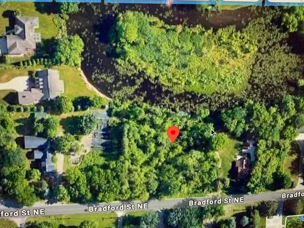 3711 Bradford St NE, Grand Rapids, MI 49525