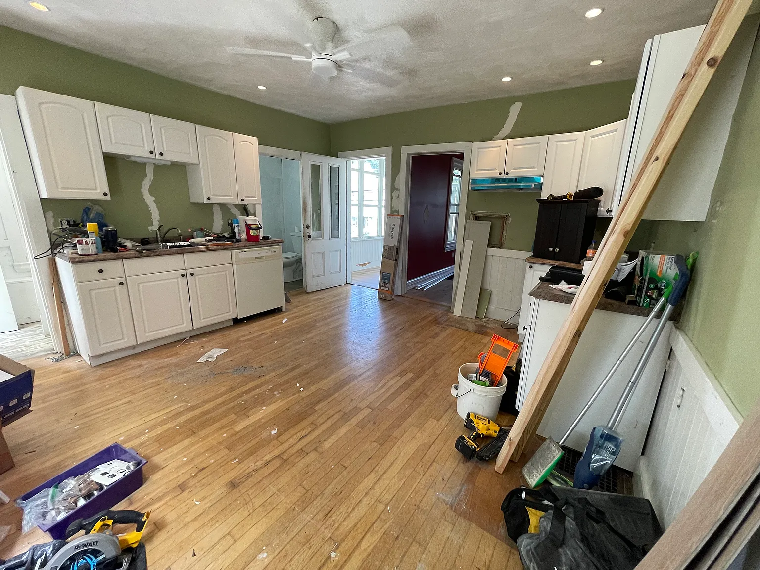 2 bed, 1.5 bath, 9999 sqft, $2,800 — Photo 3