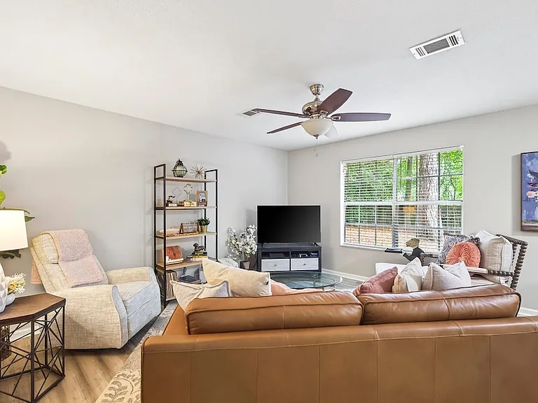 1816 Aaron Rd — Photo 8