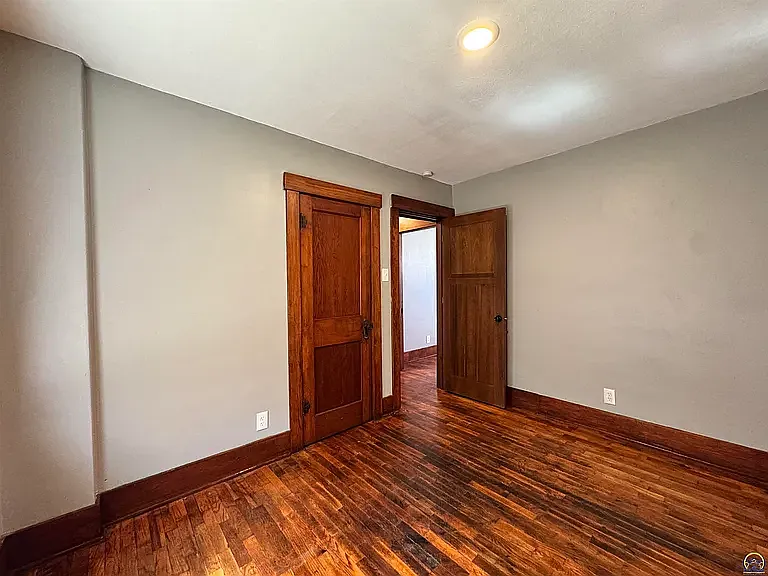 329 NW Waite St — Photo 19