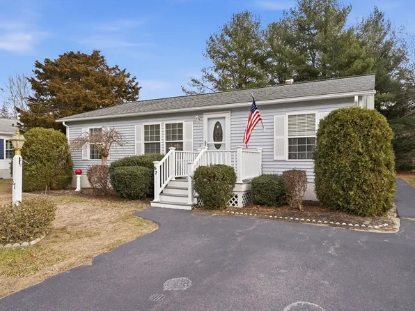 57 Country Dr, Bridgewater, MA 02324