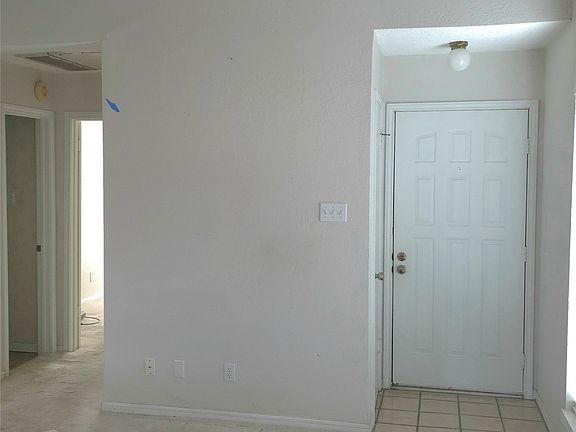 3rd image of 1105 Calico Ln APT 1620