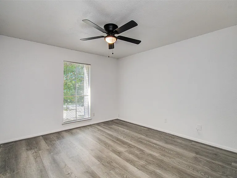 619 River Plantation Dr — Photo 32