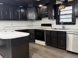 16 Saint Lawrence St, Manchester, CT 06040