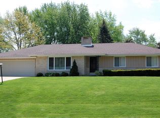 13355 W Old Oak Ln, New Berlin, WI 53151