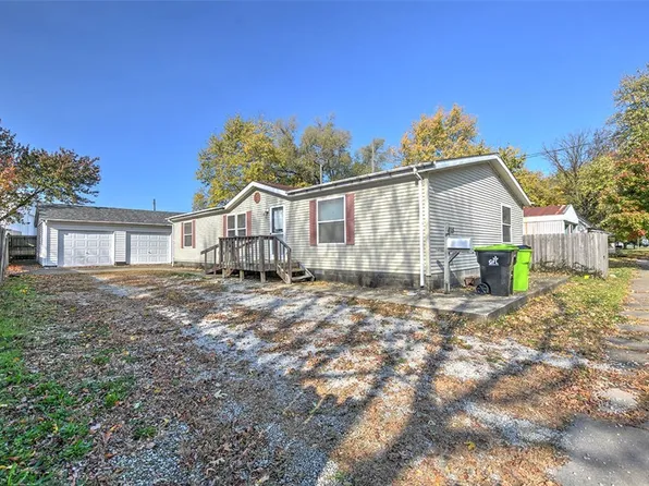 418 S Plum St, Moweaqua, IL 62550